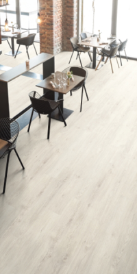 EGGER Cortina Oak White Laminált Padló EPL034