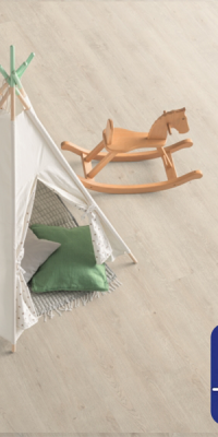 EGGER White Newbury Oak Laminált Padló EPL045